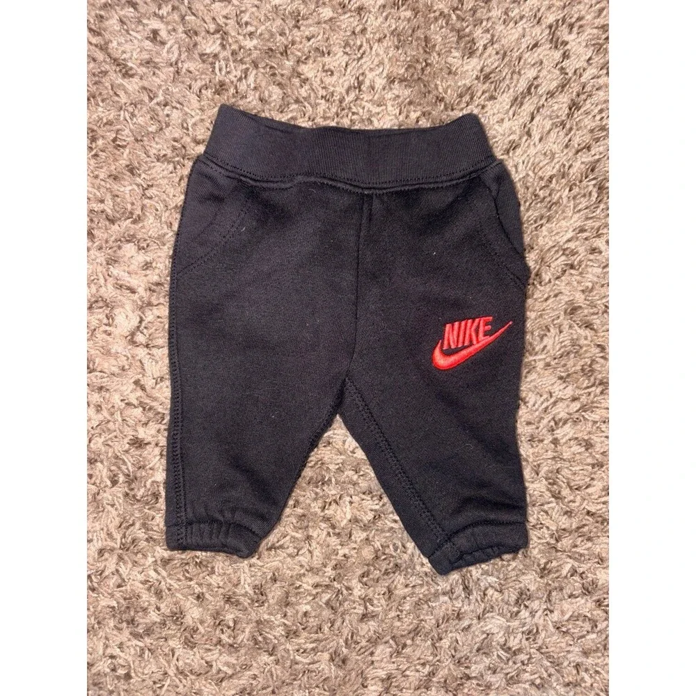 Baby Girl Nike sweatpants 0/3 months‎ EUC